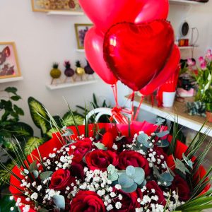 Kırmızı Gül Buketi & Kalpli Uçan Balon